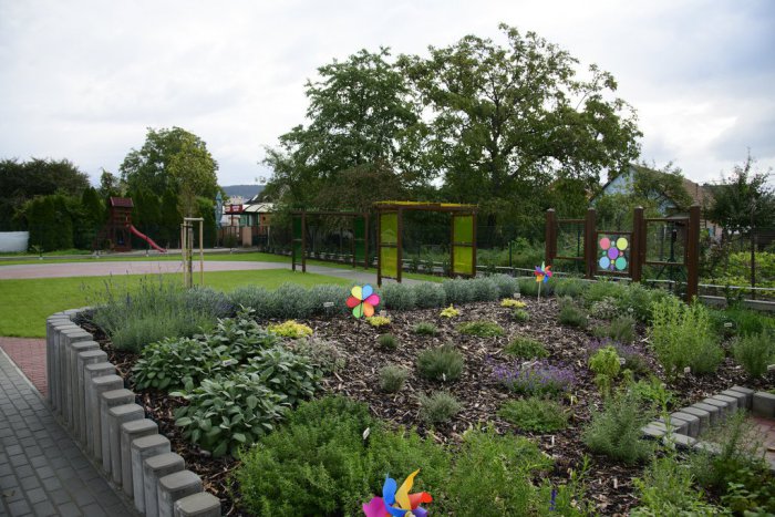 Ilustračný obrázok k článku Pri Trenčíne otvorili zážitkovú záhradu: Pozrite VIDEO, čo všetko dokáže!