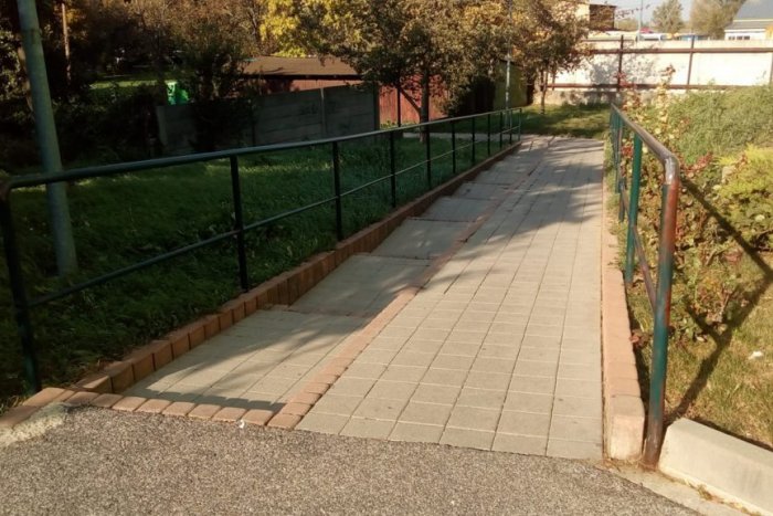 Ilustračný obrázok k článku Dobrovoľníci pozývajú na brigádu: „Ic to ponatírat, dokál je venku teplo!“