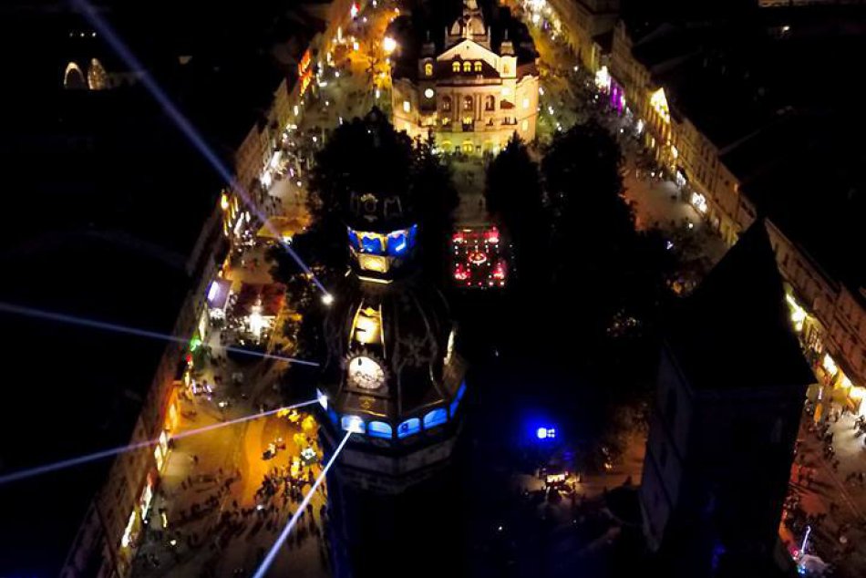 Ilustračný obrázok k článku FOTO: Dominantou Bielej noci bolo „Srdce mesta“ na Dóme sv. Alžbety