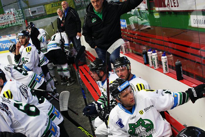 Ilustračný obrázok k článku Na víťaznú trofej musia Zámčania počkať: Jančuška chváli divákov i organizáciu