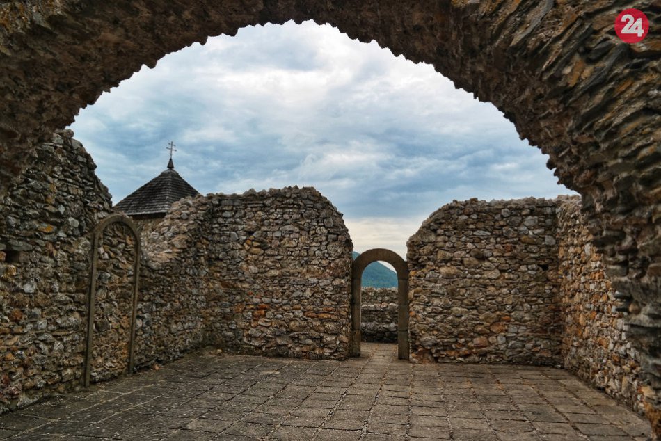 Ilustračný obrázok k článku Dedinka so skrytým pôvabom: Lúčka zaujme nielen zrúcaninou kostola, FOTO