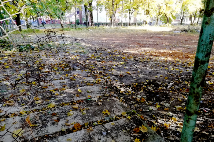 Ilustračný obrázok k článku FOTO: Antukové ihriská na Ulici osloboditeľov? Tribúny aj unimobunky sú už preč