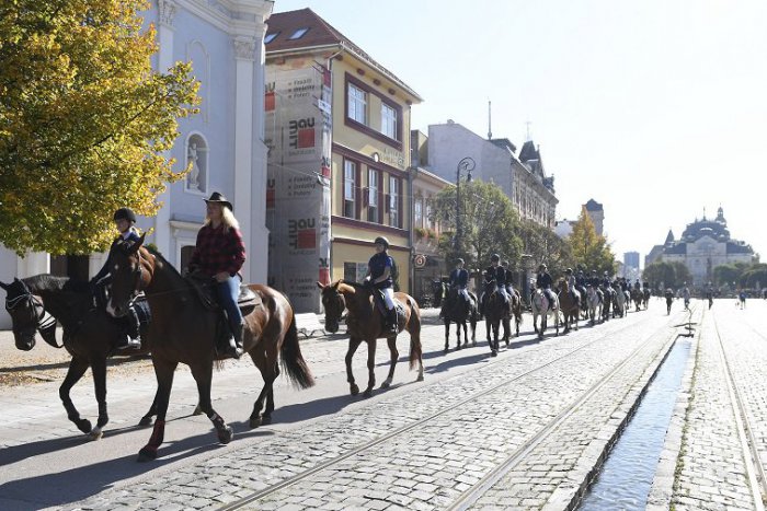 Ilustračný obrázok k článku VIDEO: Jazdeckú sezónu v Košiciach symbolicky ukončila Hubertova jazda