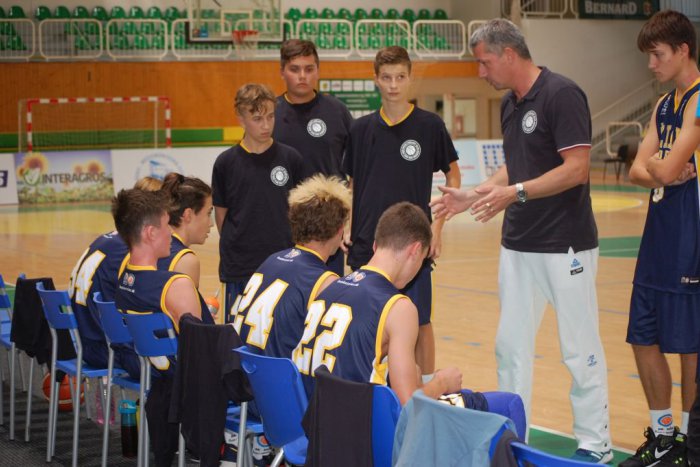 Ilustračný obrázok k článku Zranenia a maródky potrápili: Žiarčania dostali od súpera nakladačku, FOTO