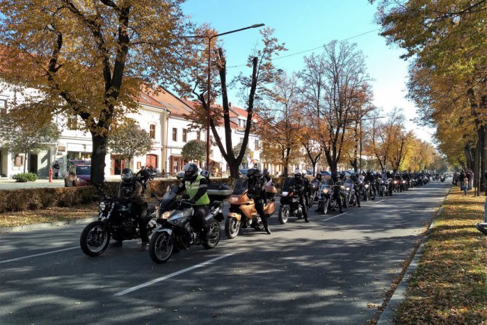 Ilustračný obrázok k článku FOTO a VIDEO: Motorkári ukončili sezónu spoločnou jazdou, odštartovala zo Spišskej