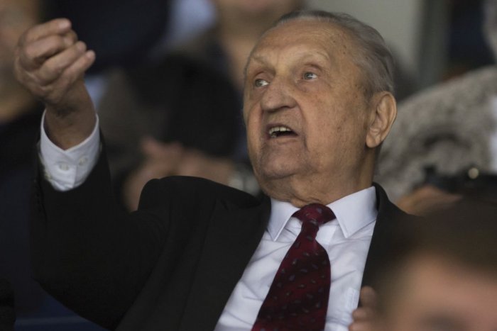 Ilustračný obrázok k článku Striebro a dva bronzy z hokejových MS: Legendárny útočník Ján Starší má 85 rokov