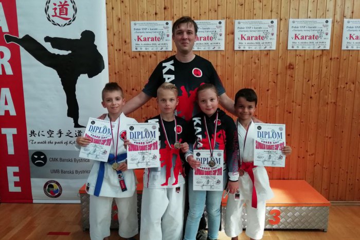 Ilustračný obrázok k článku Lov medailí v podaní Žiarčanov: Šancu dostali aj tí najmenší, FOTO