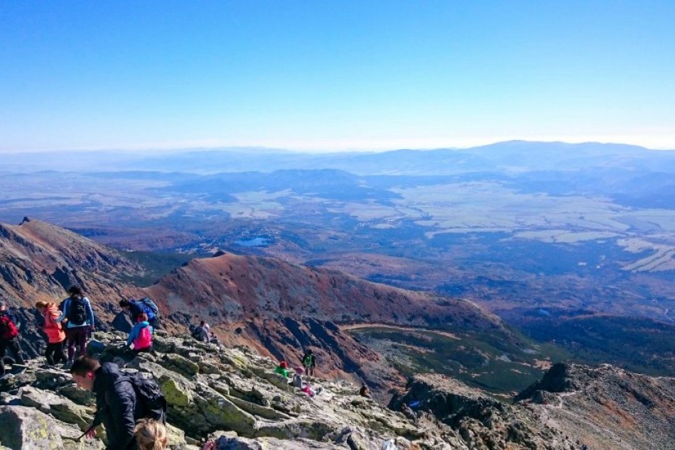 Ilustračný obrázok k článku Turistická výzva Vykroč na vrchol náramne ZAUJALA: Zapojilo sa 7-krát viac ľudí ako vlani