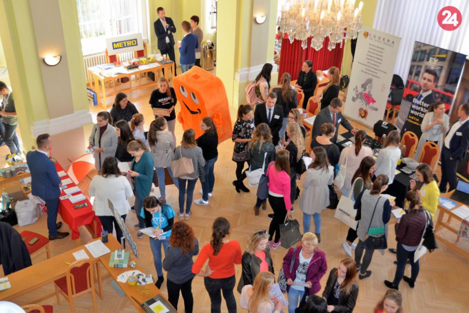 Ilustračný obrázok k článku Hľadáte si ROBOTU? V srdci Slovenska ponúkne pracovné príležitosti 26 firiem