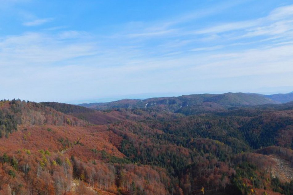 Ilustračný obrázok k článku TIP NA VÝLET: Havrania skala nad Stratenou ponúka krásne výhľady, FOTO