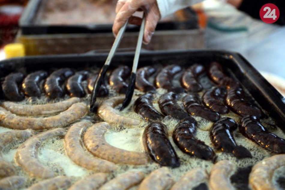 Ilustračný obrázok k článku Milovníci mäsa si prídu na svoje: Pravá dedinská zabíjačka s tradičnými dobrotami