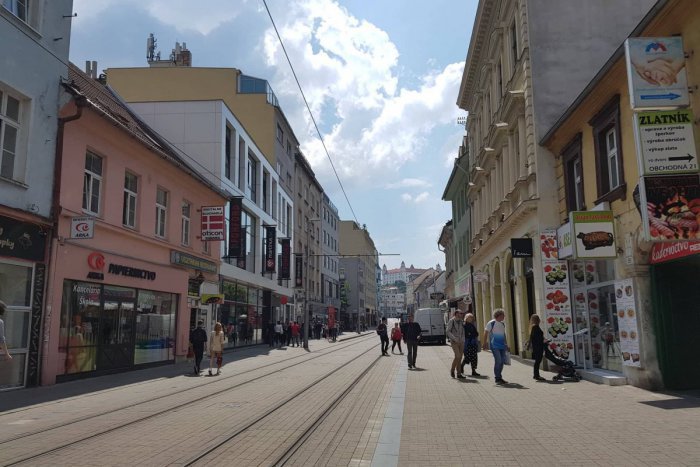 Ilustračný obrázok k článku Nesrovnal: Problémom Obchodnej je stále viac opitých mladistvých a ich agresivita