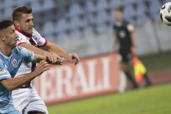 Ilustračný obrázok k článku Slovan porazil ViOn a upevnil si pozíciu lídra: Nitra prekvapila v Trenčíne