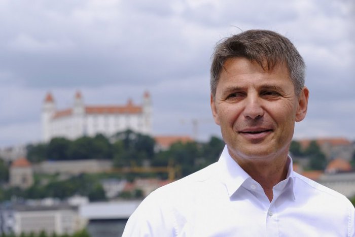 Ilustračný obrázok k článku Ivo Nesrovnal sľubuje na ďalšie štyri roky lepšiu MHD, viac zelene i čisté a bezpečné mesto