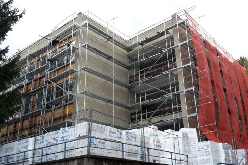 Ilustračný obrázok k článku SPŠ v Považskej sa rekonštruuje: Poznáme jej budúci dizajn, VIDEO a FOTO