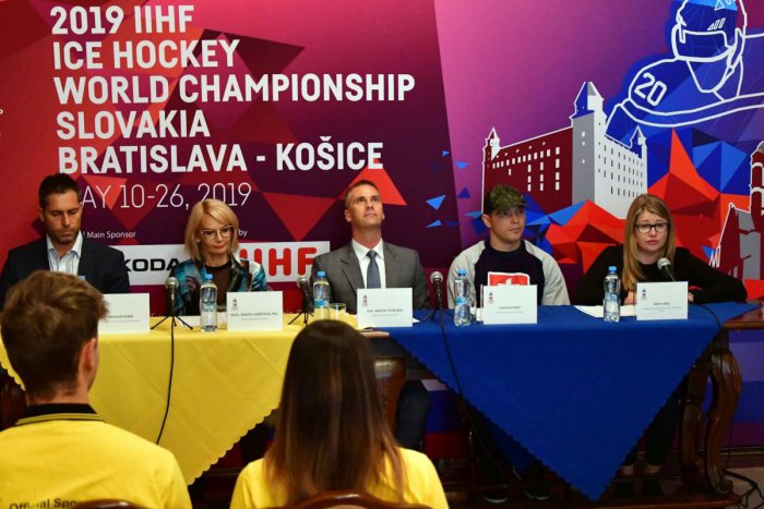 Ilustračný obrázok k článku Nábor dobrovoľníkov na hokejové MS je v plnom prúde: Zaplní sa 700 pozícií, VIDEO