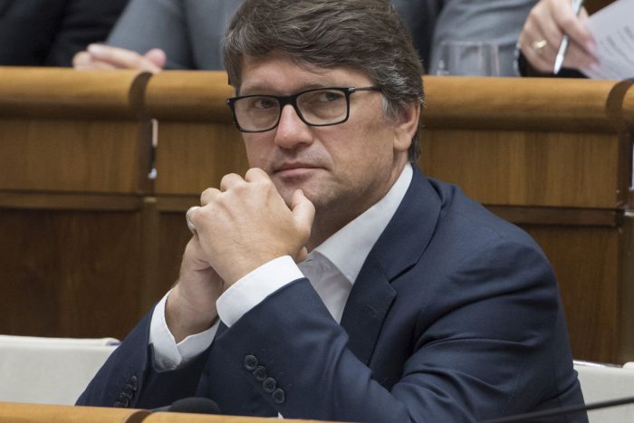 Ilustračný obrázok k článku Marek Maďarič opúšťa Smer-SD: V parlamente bude ako nezávislý