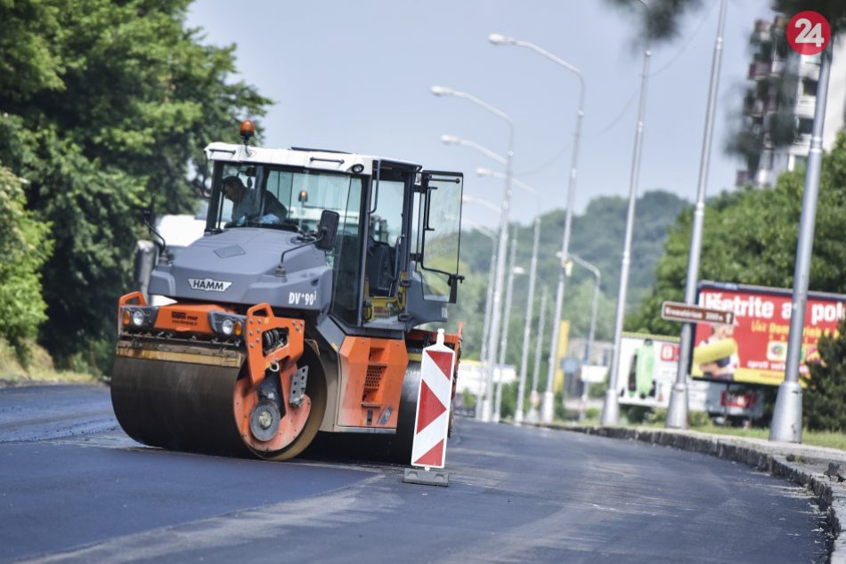 Ilustračný obrázok k článku Zmiznú výtlky aj iné nezrovnalosti. Mesto spustilo ďalšie opravy ciest a chodníkov