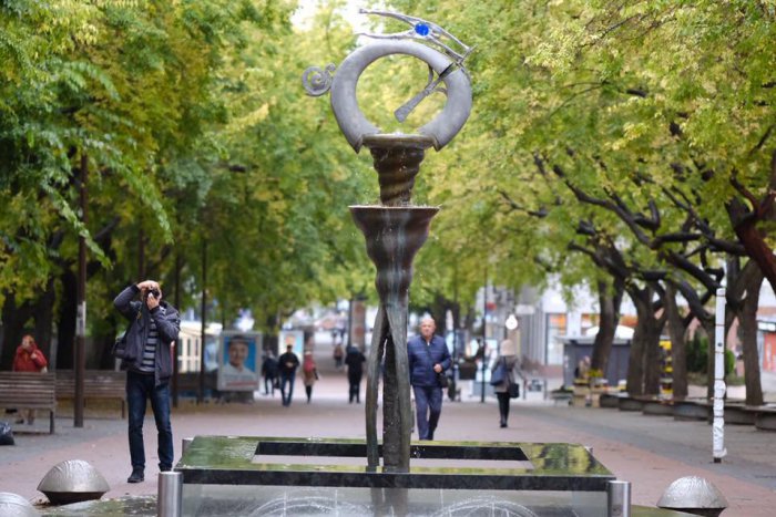 Ilustračný obrázok k článku Z fontány na Poštovej je opäť krásavica. Ulicu čakajú aj ďalšie opravy