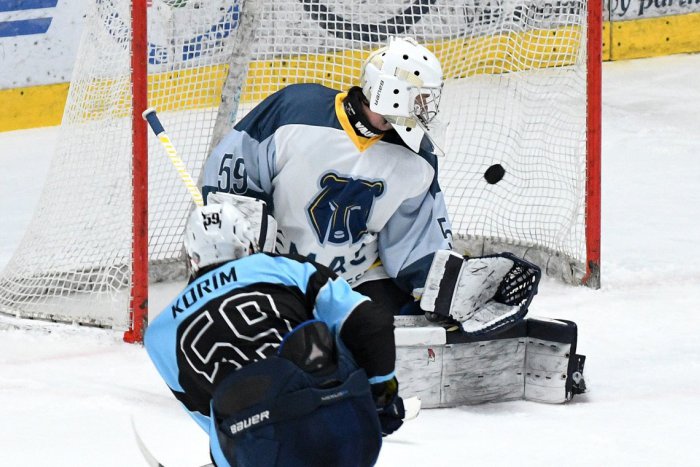 Ilustračný obrázok k článku Do HK Nitra sa vracia rodák a odchovanec klubu: Tím posilní obranca Karol Korím