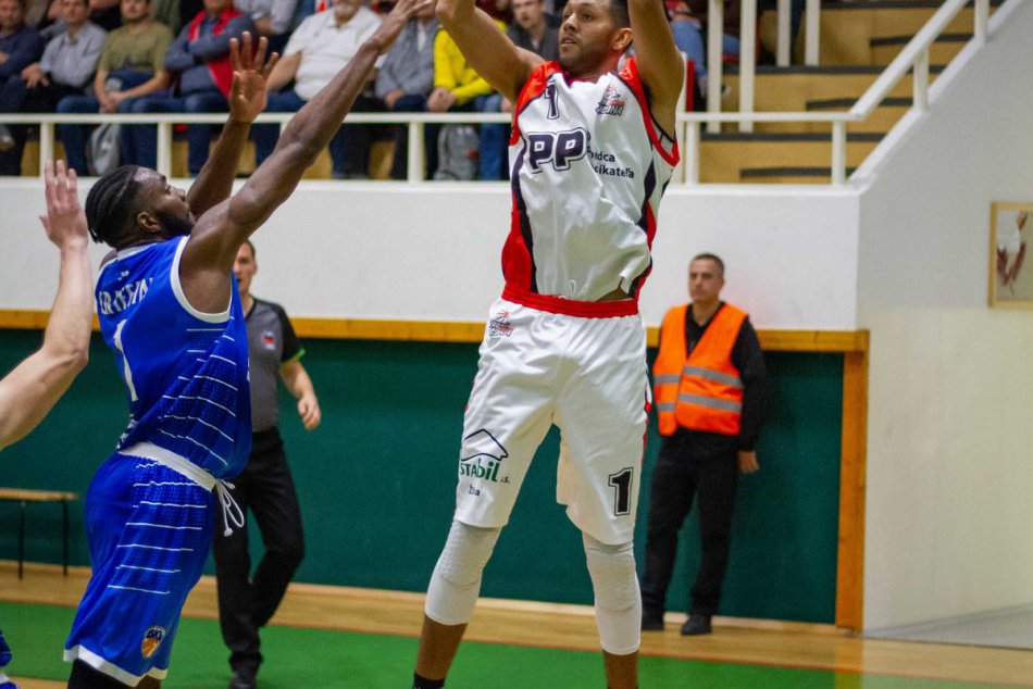 Ilustračný obrázok k článku Žilina prevalcovala Lučenec na domácej palubovke: Nebol to ľahký zápas, FOTO