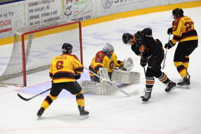 Ilustračný obrázok k článku Šláger kola pre HC Topoľčany: Hokejisti zdolali lídra gólom v predĺžení