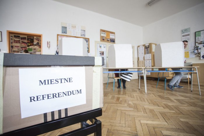 Ilustračný obrázok k článku Referendum o odvolaní starostky v Rudníku je neplatné: Prišlo málo voličov