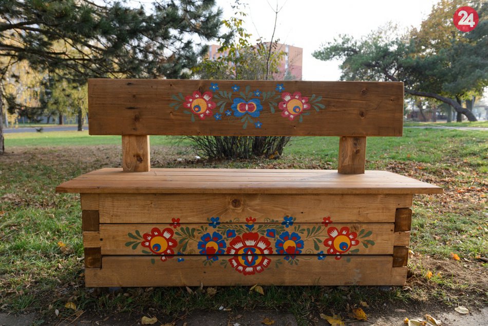 Ilustračný obrázok k článku V Nitre pribudlo 9 unikátnych zábavných lavičiek: Každá má vlastné meno, FOTO