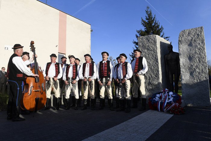 Ilustračný obrázok k článku V Trenčianskych Stankovciach odhalili nový pomník: Aké je jeho posolstvo? VIDEO, FOTO