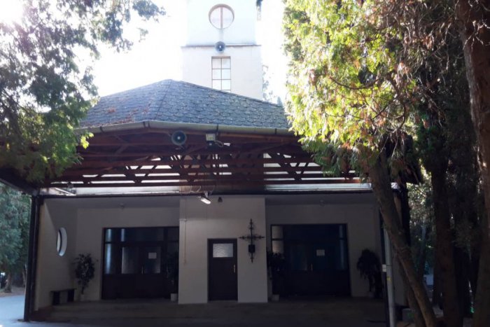 Ilustračný obrázok k článku Krízový štáb riešil aj problémy s ukladaním mŕtvych: Mesto začalo dezinfikovať domy smútku