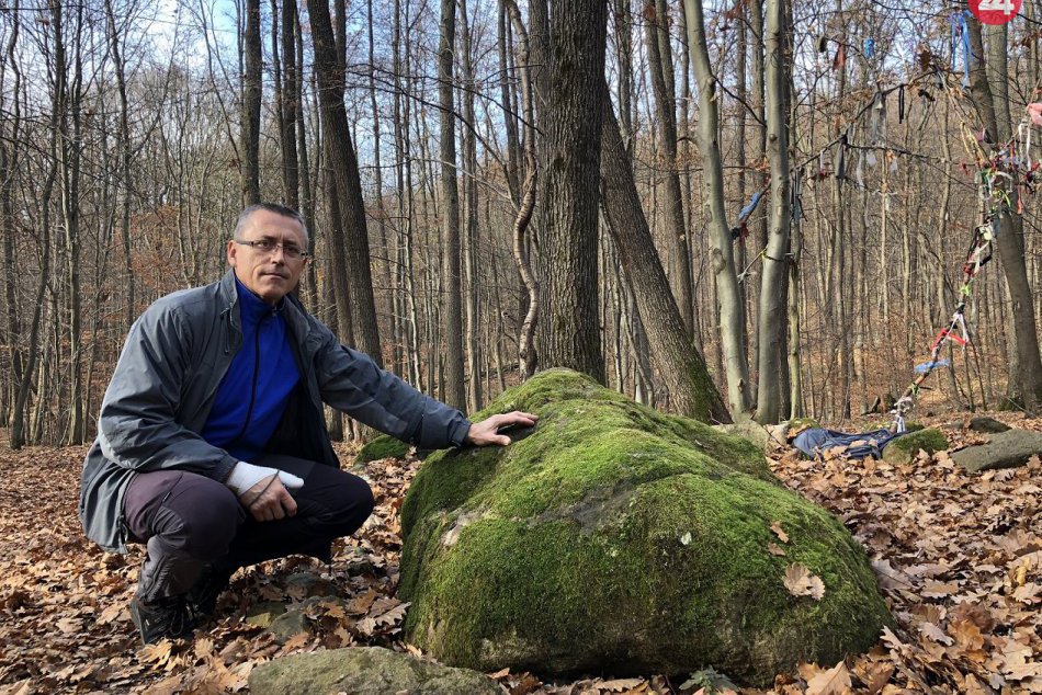 Ilustračný obrázok k článku Raslavkameň je opradený nejednou legendou: Pozrite si rozhovor s jeho nálezcom