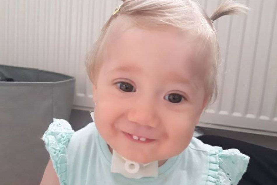 Ilustračný obrázok k článku Bardejovčania, pomôžte Klárke: Aby sa naučila prehĺtať a chodiť, potrebuje drahé rehabilitácie