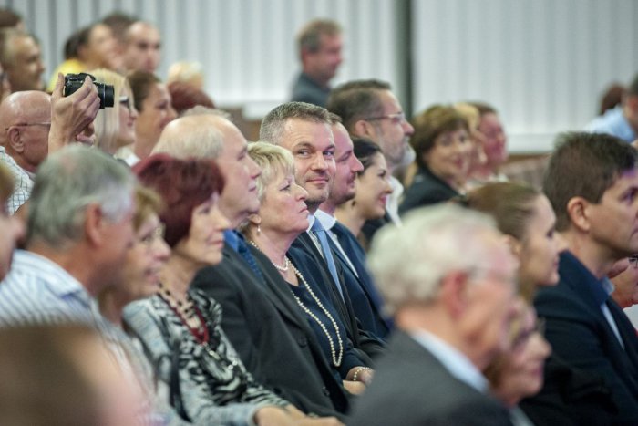 Ilustračný obrázok k článku Pellegrini v Bystrici zavítal na oslavy svojej školy. Prezradil, aký bol žiak