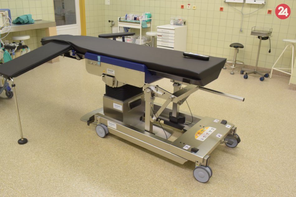 Ilustračný obrázok k článku Novinka v nitrianskej nemocnici: Ako jediná na Slovensku má cievny operačný stôl