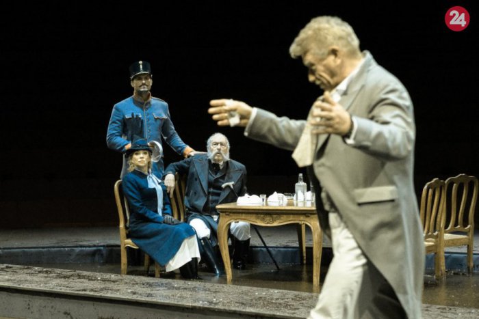 Ilustračný obrázok k článku Projekt 1918 v SND je pohľadom na posledné roky rakúsko-uhorskej monarchie s jej pozlátkami a tieňmi