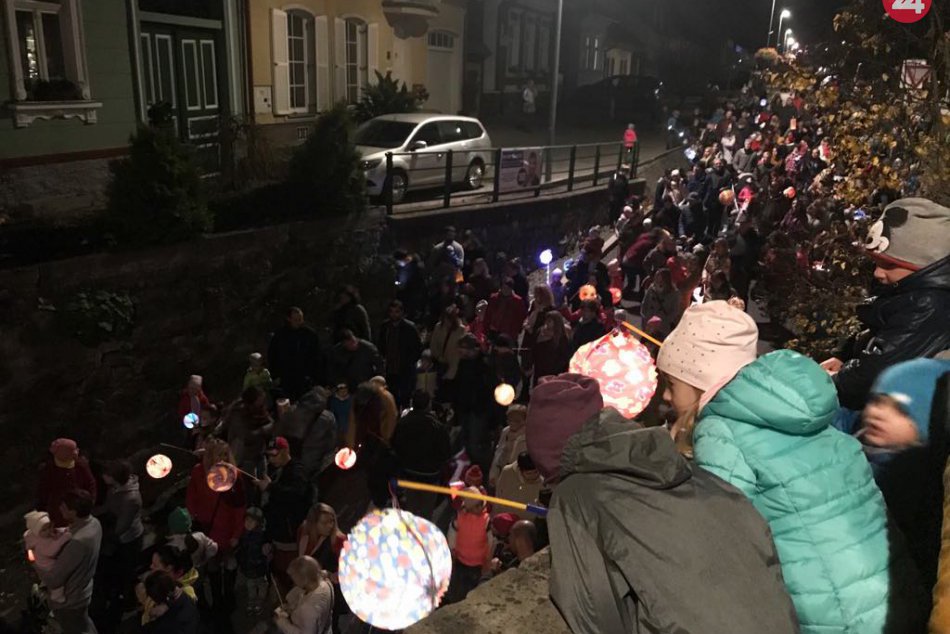Ilustračný obrázok k článku VIDEO: Lampionový sprievod v Ružomberku
