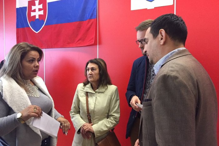 Ilustračný obrázok k článku Krátke prerušenie volieb na Luníku IX neoddiali výsledky