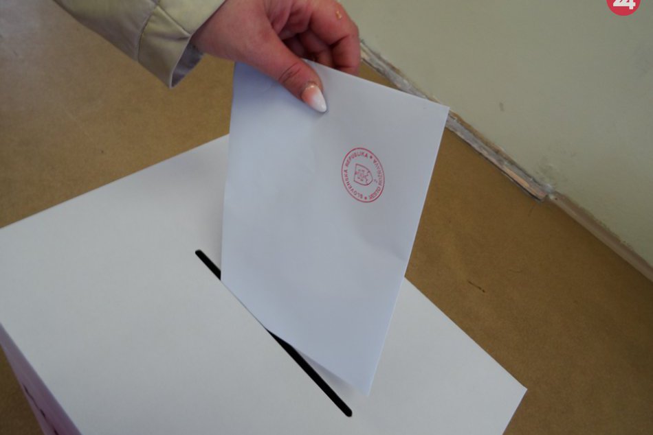 Ilustračný obrázok k článku Zvolíme si 3 poslancov, záujemcov je 23: Kto chce byť zástupcom Sídliska II či Kalvárie?