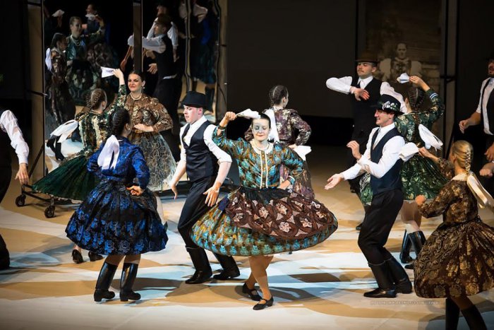 Ilustračný obrázok k článku Unikátne vystúpenie FS Borievka v Rožňave: Rekapitulácia 100 rokov folklóru