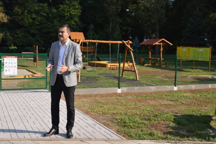 Ilustračný obrázok k článku Primátor Fiľakova Attila Agócs chce pokračovať v projektoch a rozvoji