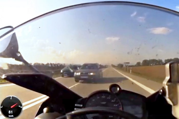 Ilustračný obrázok k článku VIDEO zo slovenských ciest: Nebezpečné obiehanie ako národný šport?