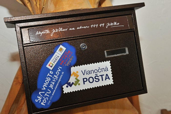 Ilustračný obrázok k článku Rajecká Lesná: Pošta Ježiškovi jubiluje takouto novinkou, FOTO a VIDEO