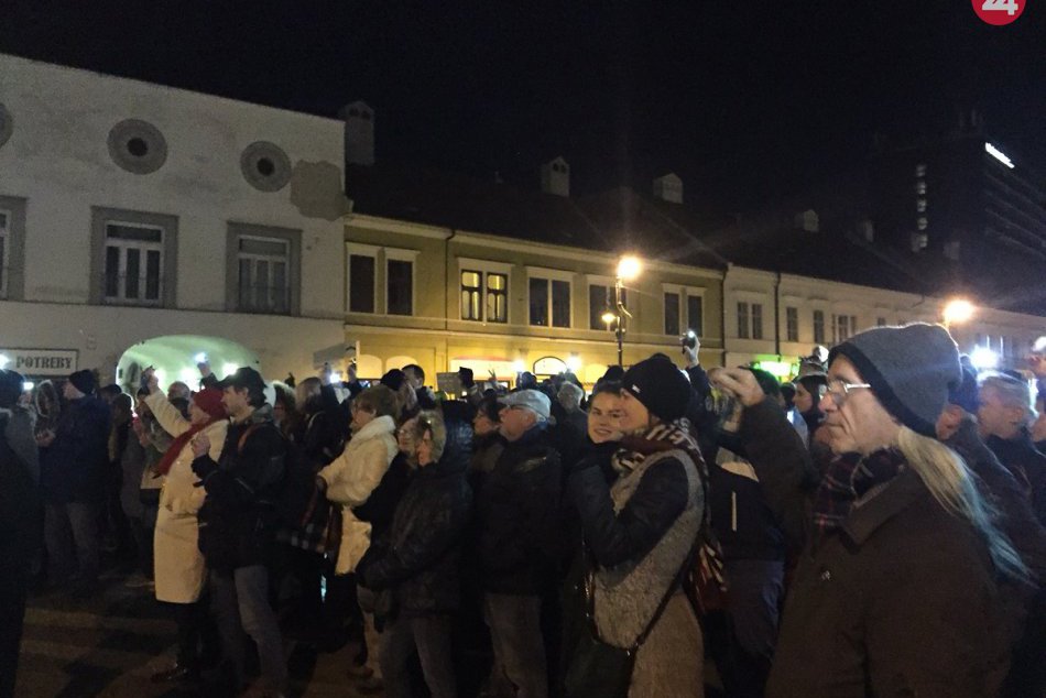 Ilustračný obrázok k článku VIDEO: Košičania spontánne vyšli do ulíc na protest proti šikane vlády a zaspomínať na november 1989