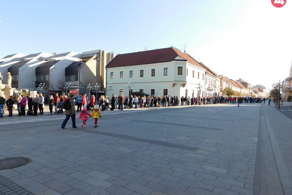 Ilustračný obrázok k článku VIDEO: Predaj 0 Euro souvenir bankovky s motívom Trnavy vyvolal ošiaľ