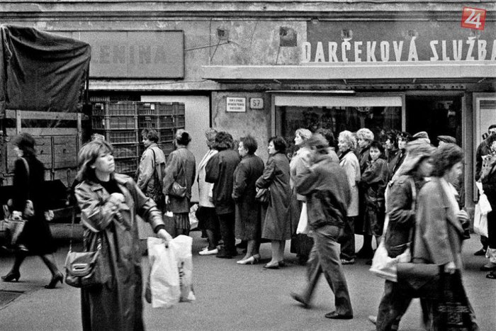 Ilustračný obrázok k článku Spomienky pamätníkov: Vedci zo SAV skúmajú, ako dokázali ľudia fungovať v socializme