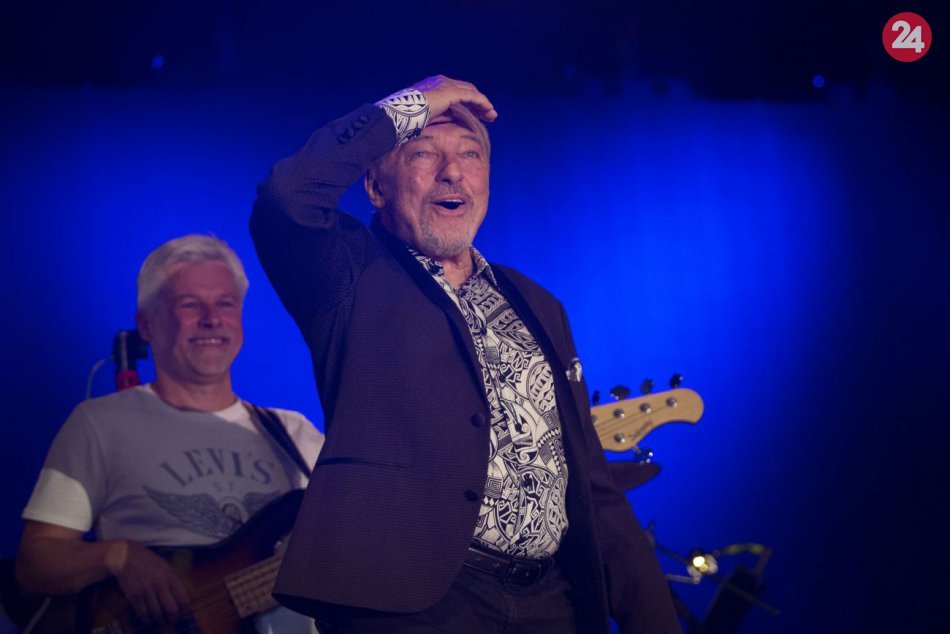 Ilustračný obrázok k článku Karel Gott by mohol mať štátny pohreb: Babiš to navrhne vláde