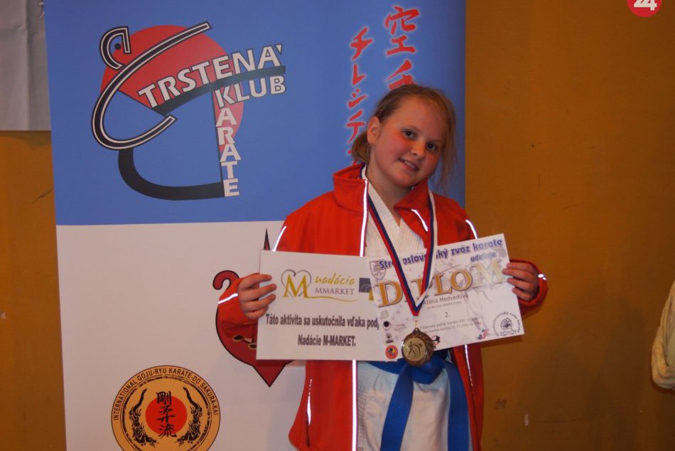 Ilustračný obrázok k článku FOTO: Veľký zvolenský talent v karate. Viktória zabodovala a vybojovala medailu
