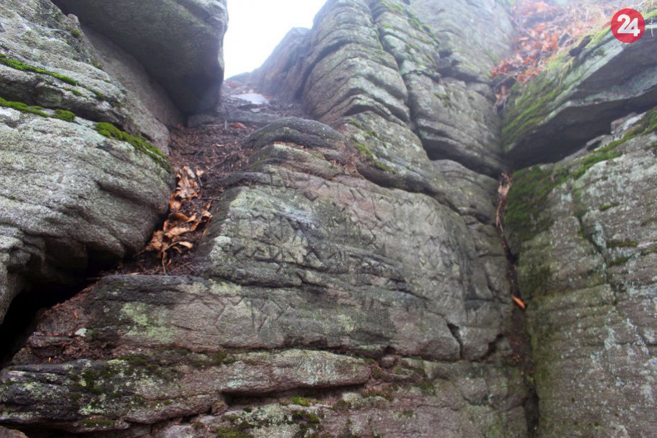 Ilustračný obrázok k článku Víkendový tip ako vyšitý: Výlet na bájne miesto nad Kremnicou, FOTO a VIDEO