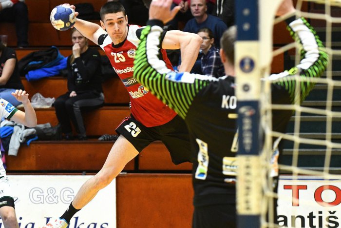 Ilustračný obrázok k článku Hádzanárov HKM Šaľa obišlo šťastie: Víťazné body si odviezol Prešov, VIDEO