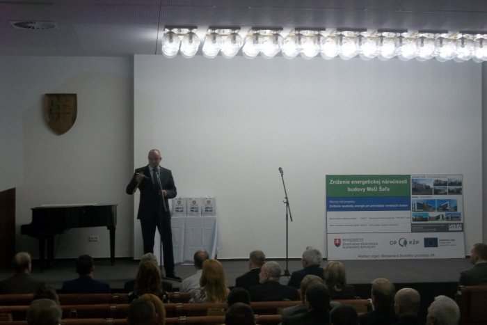 Ilustračný obrázok k článku Šaliansku radnicu slávnostne otvorili: Privítajú vás v moderných priestoroch, FOTO